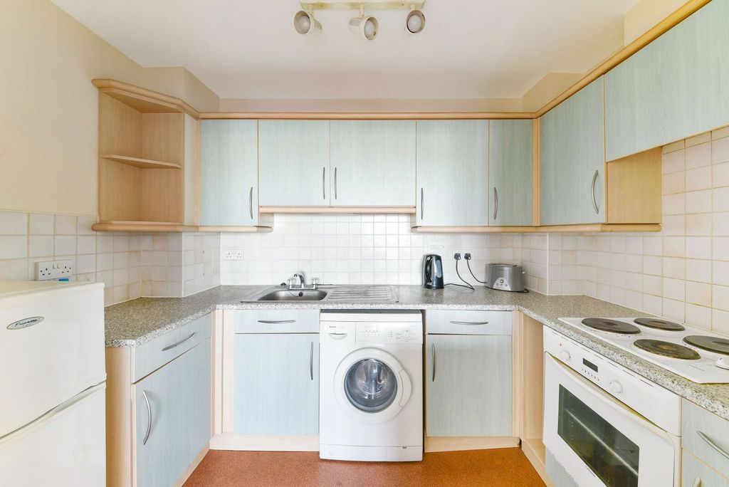 Property photo 3 of 11