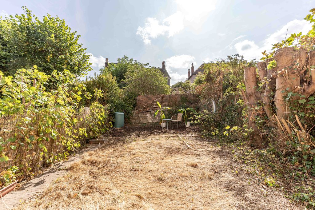 Property photo 3 of 17 Photo 14