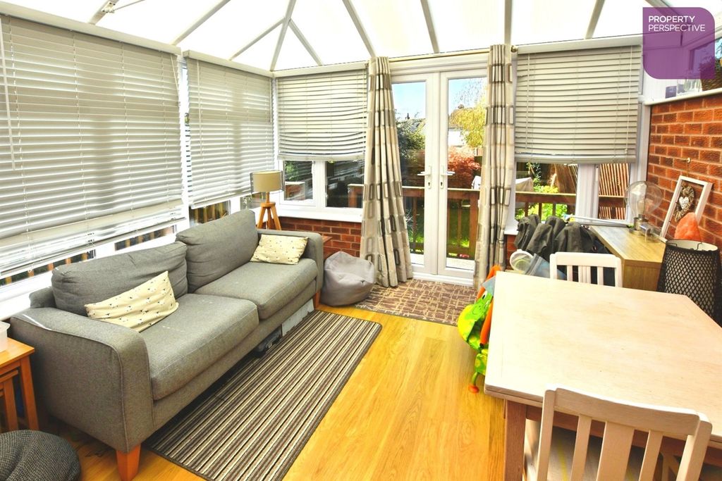 Property photo 2 of 14 Conservatory
