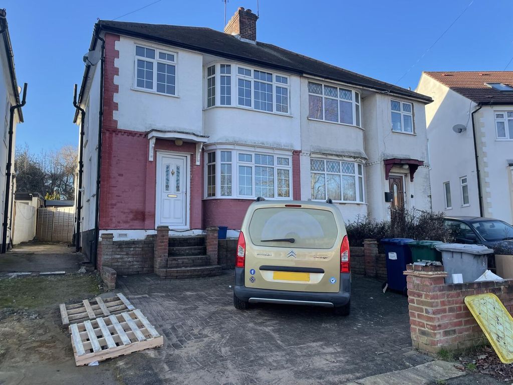 Property photo 1 of 11 Front (Exterior)