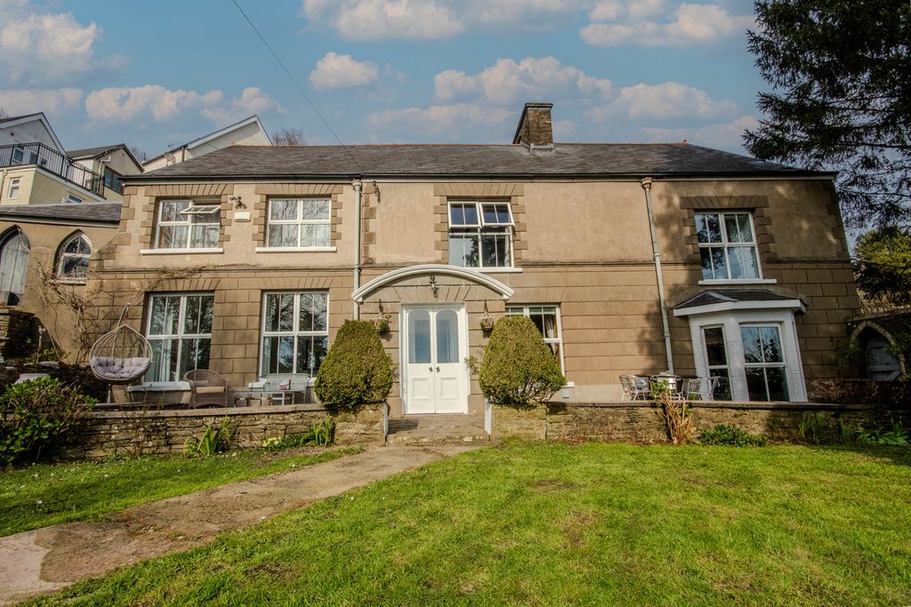 Property photo 1 of 49