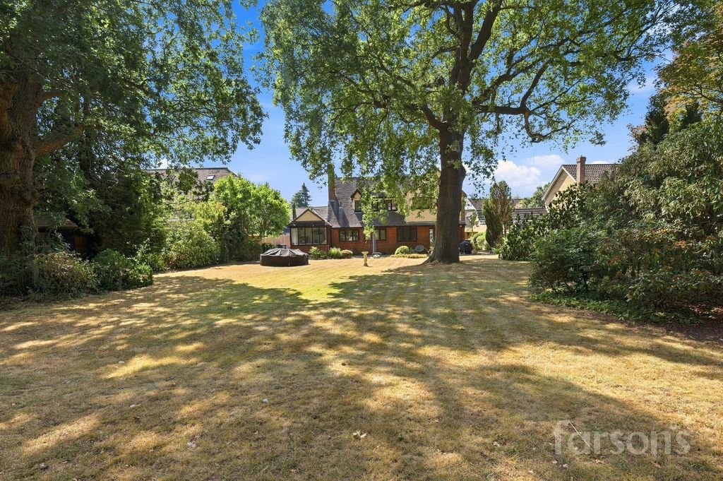 Property photo 3 of 32