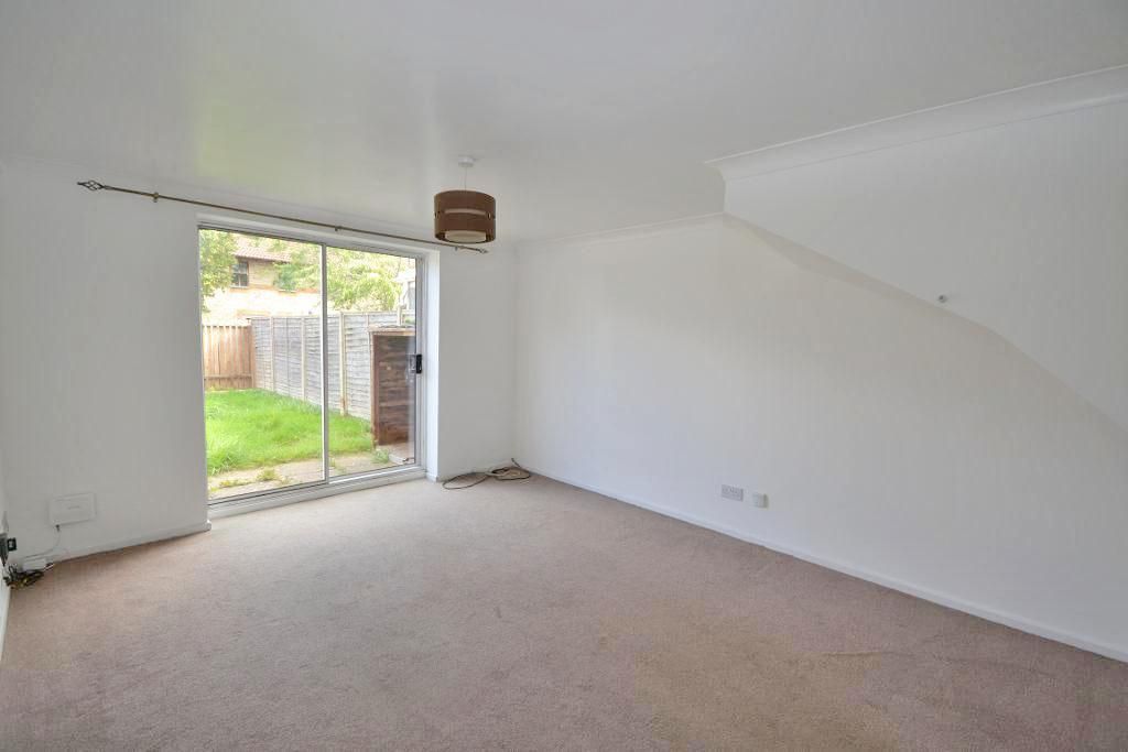 Property photo 2 of 10 Living Room