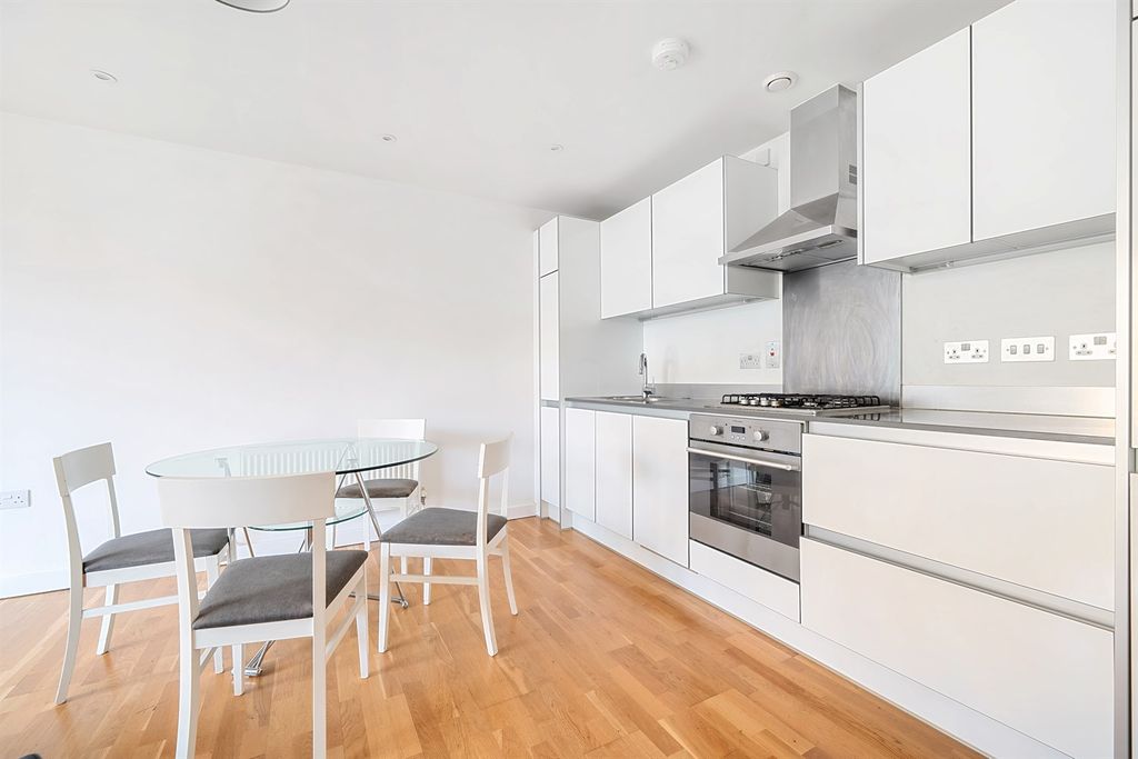 Property photo 2 of 9 Kitchen