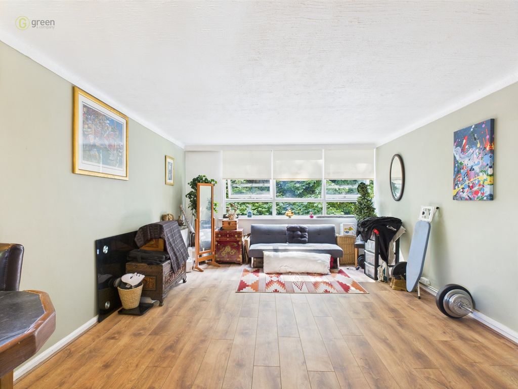 Property photo 3 of 11