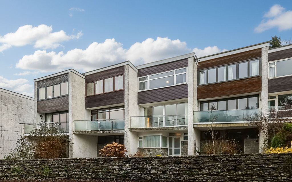 Property photo 1 of 28