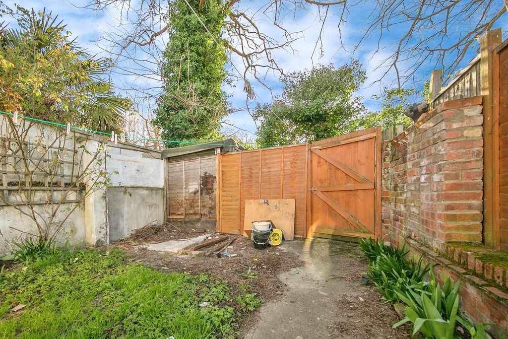 Property photo 3 of 16