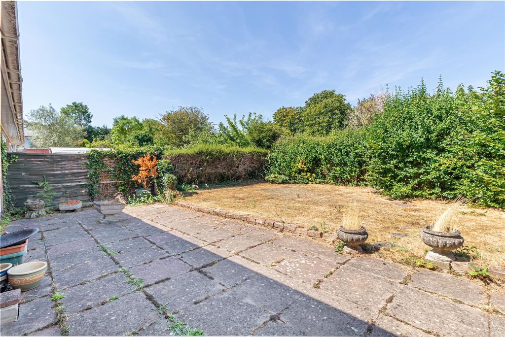 Property photo 2 of 16 Garden-1.Jpg