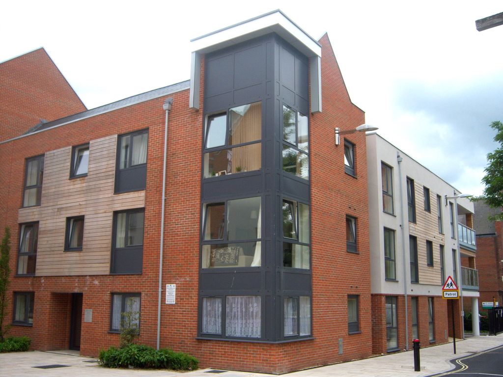 Property photo 1 of 8