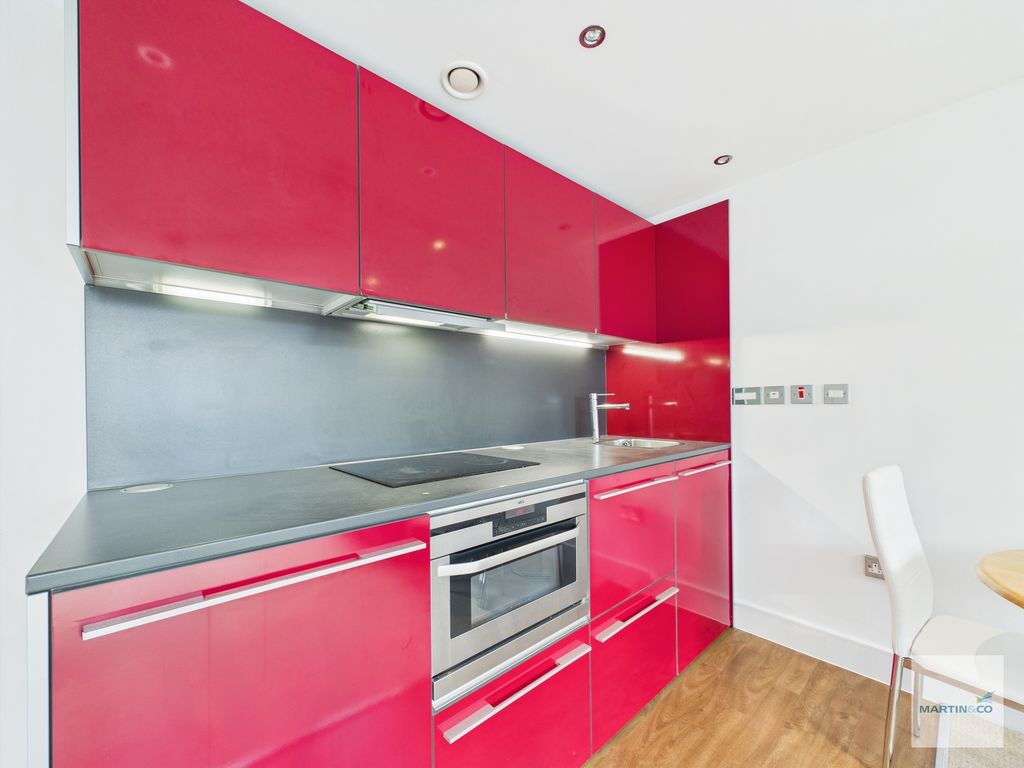 Property photo 3 of 6 Cam03394G0-Pr0255-Still005