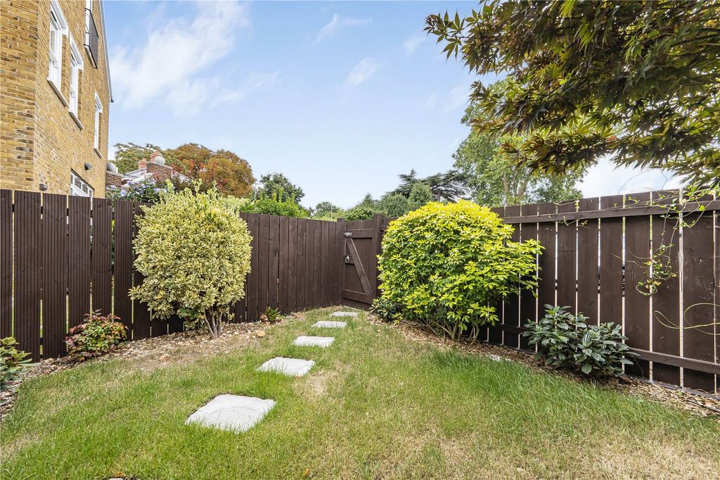 Property photo 3 of 22 Picture No. 21