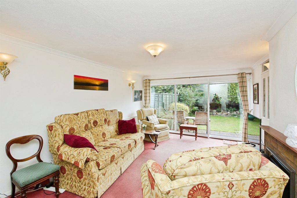 Property photo 2 of 12