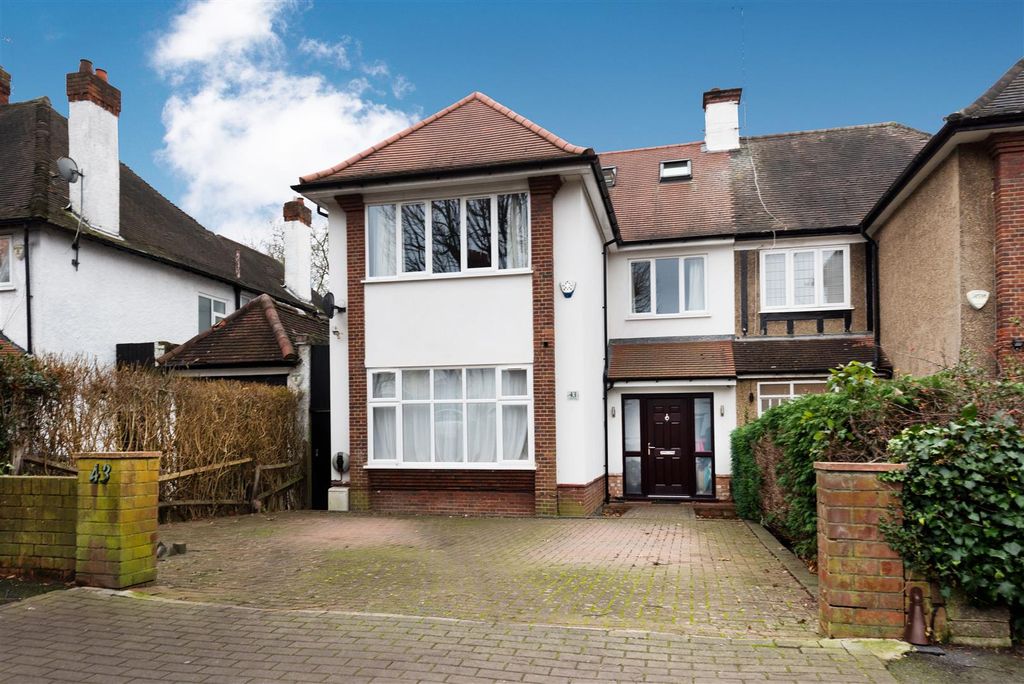 Property photo 1 of 10