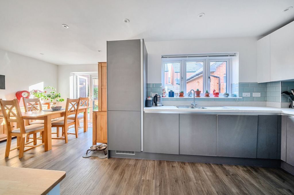 Property photo 2 of 22 1439427-17-69d54d...