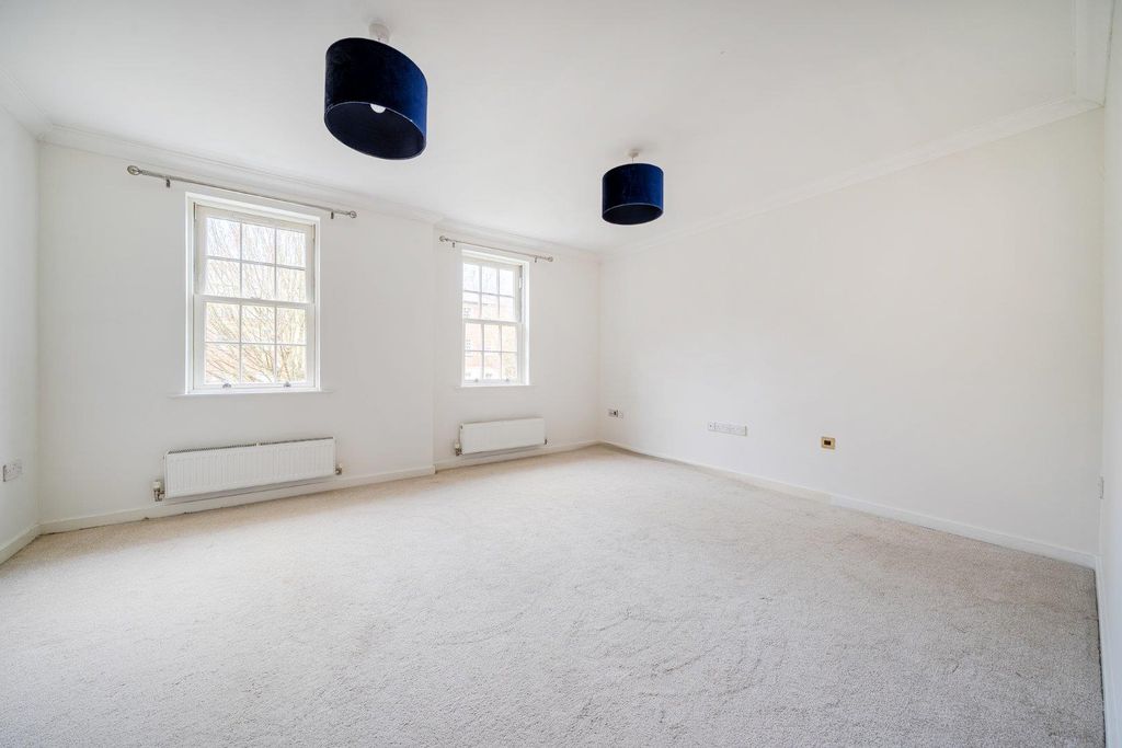 Property photo 3 of 19 Seddons Tiverton