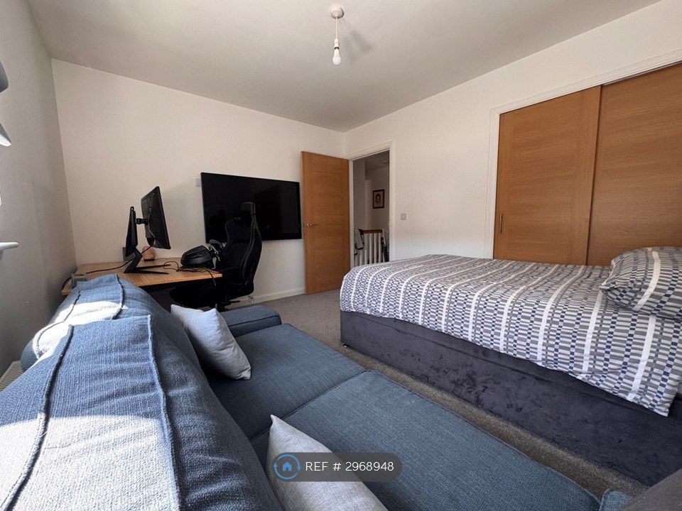 Property photo 3 of 11 Room One