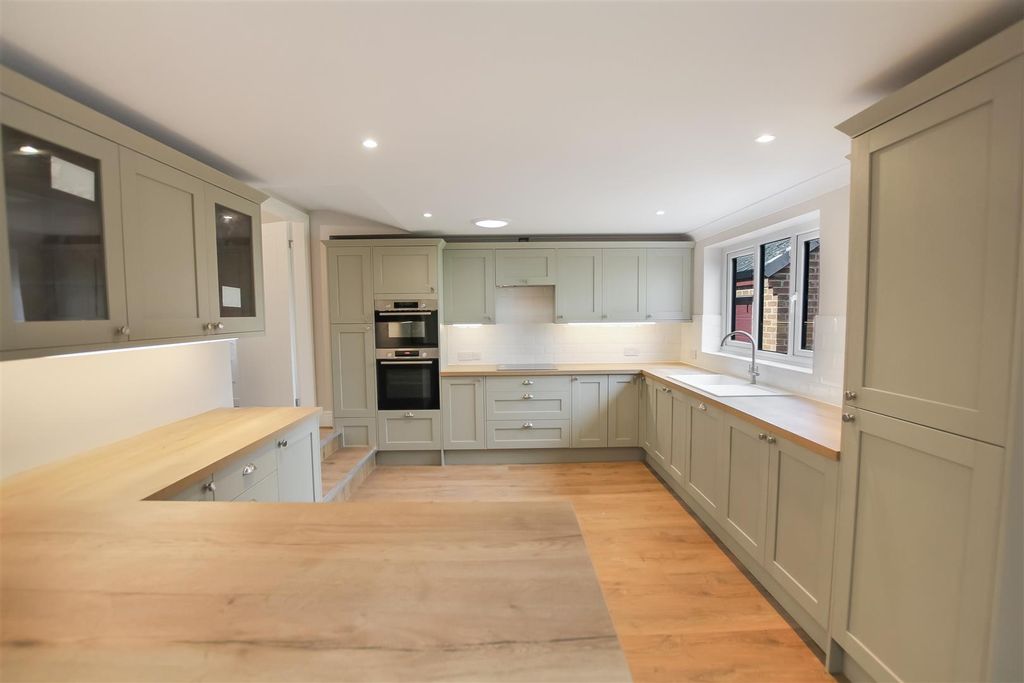 Property photo 3 of 22 Img_1140.Jpg