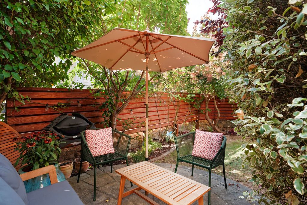 Property photo 3 of 27