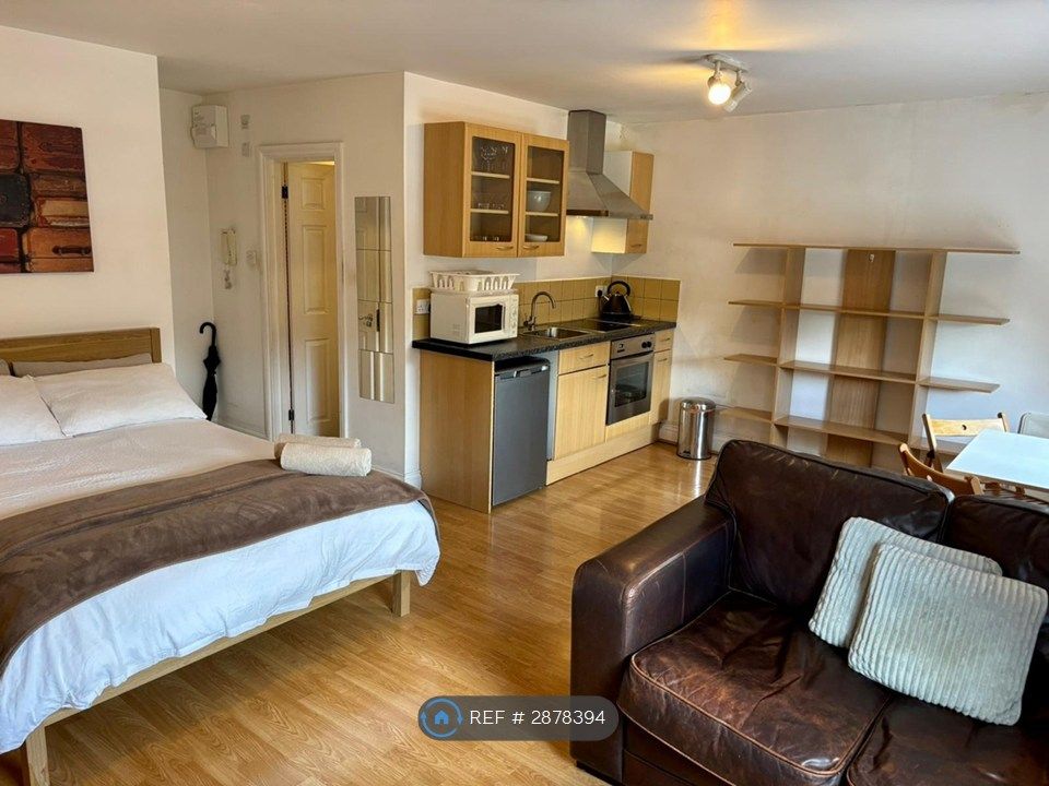 Property photo 2 of 8 Studio 33