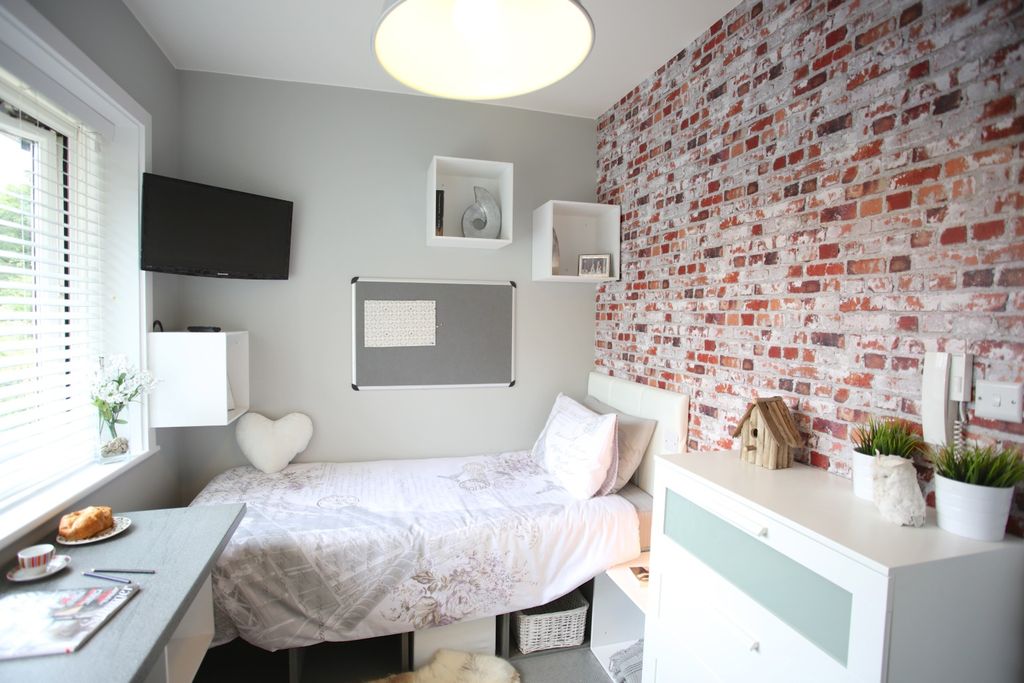 Property photo 1 of 17 3687410
