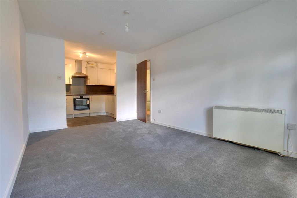 Property photo 2 of 9 Img_0094-Img_0096.Jpg