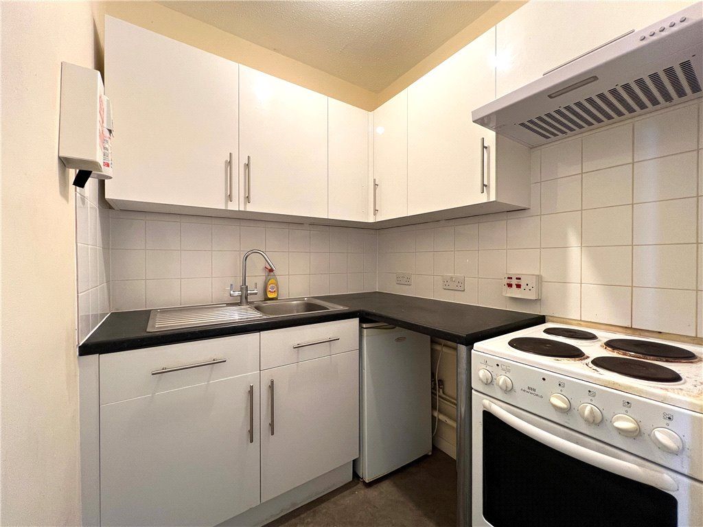 Property photo 3 of 8 Kitchen