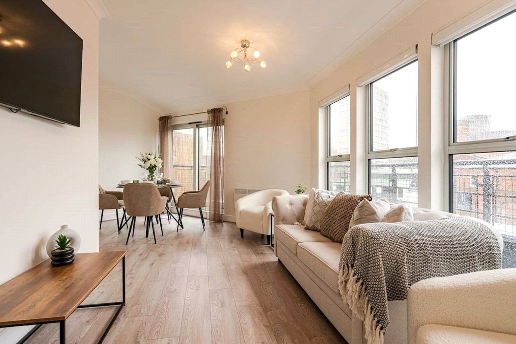 Property photo 3 of 8 Picture No. 04