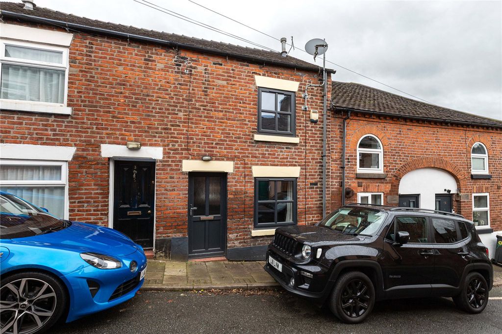 Property photo 1 of 10 Front View