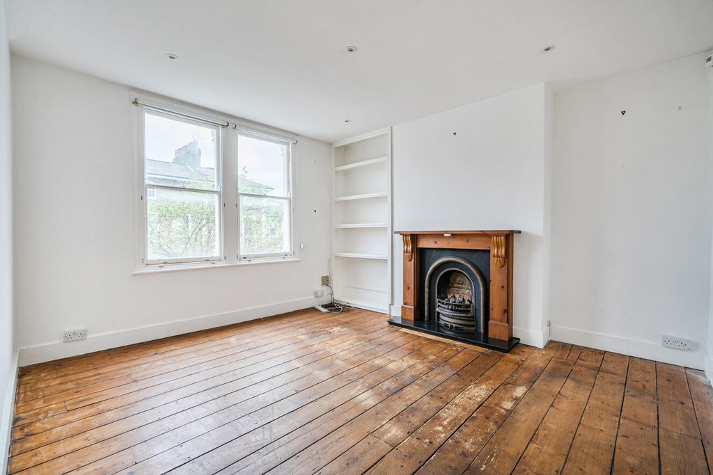 Property photo 2 of 12 1436645-8-69Cbaf4...