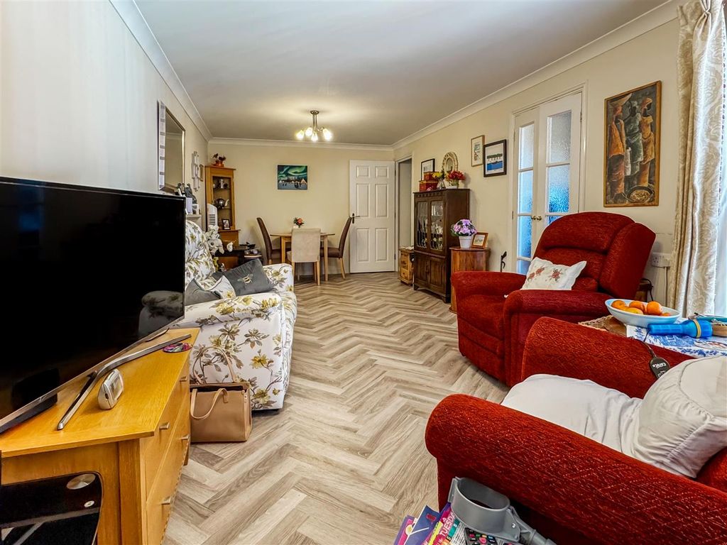Additional image 4 of 2 bed flat for saleQueen Street, Arundel BN18