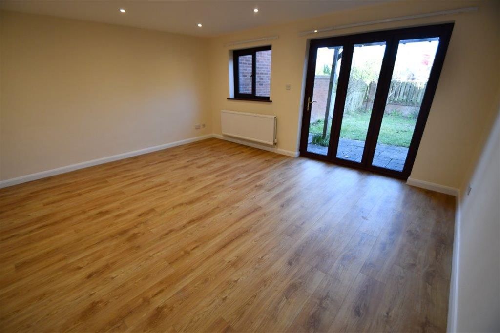 Property photo 3 of 9 Lounge