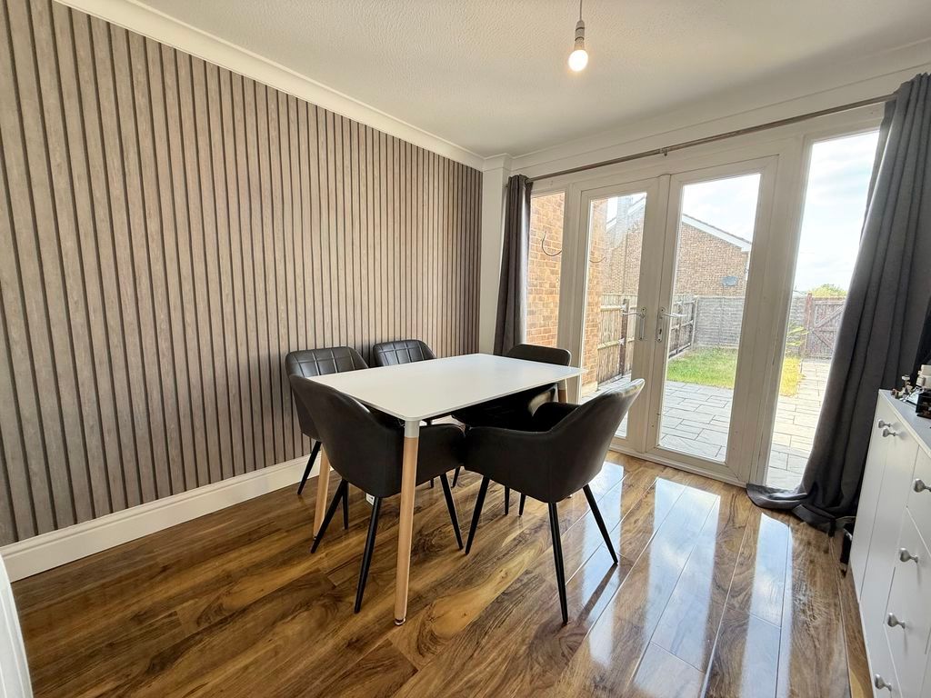 Property photo 3 of 15 Dining Room