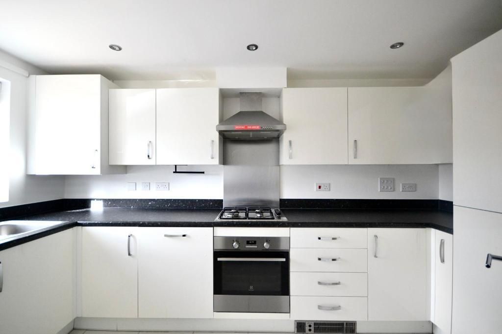 Property photo 2 of 13 Kitchen