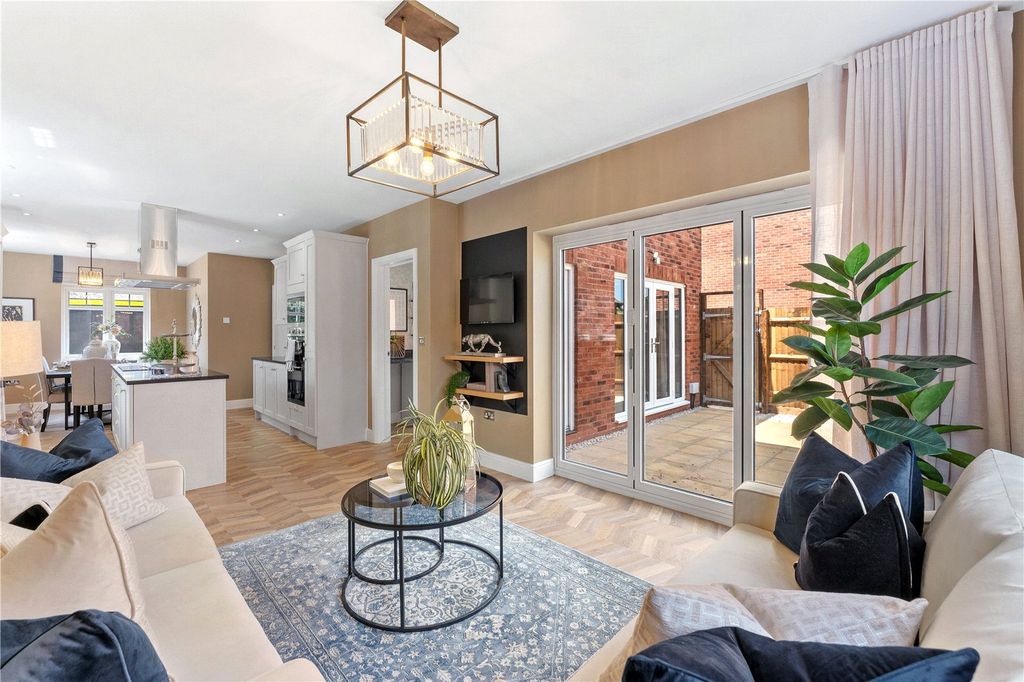 Property photo 3 of 16 Kitchen