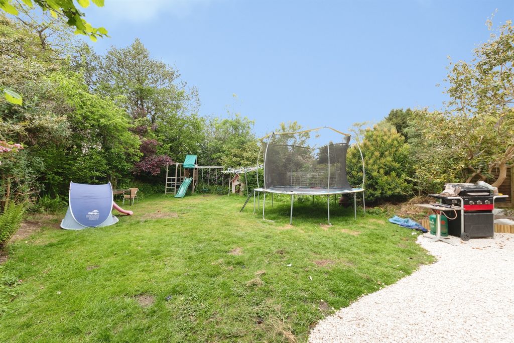 Property photo 2 of 19