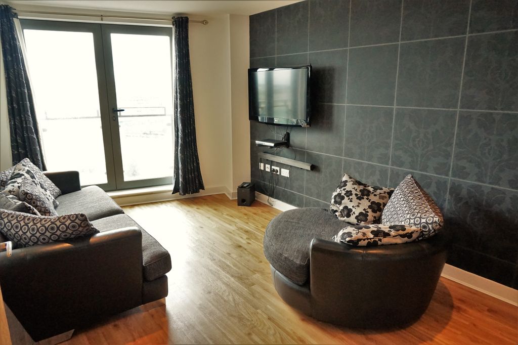 Property photo 2 of 11