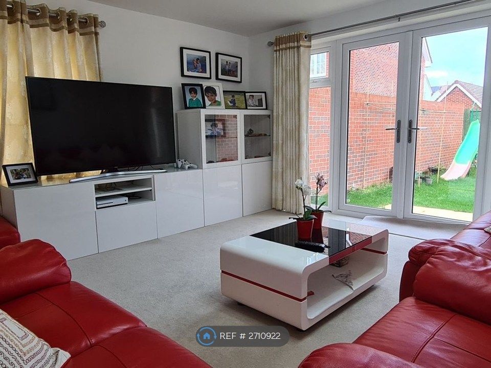 Property photo 2 of 28