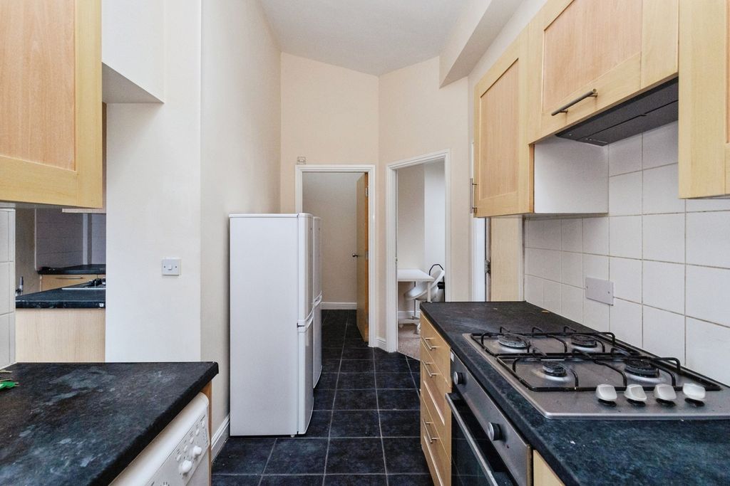 Property photo 2 of 32 Pbox-Img.Jpg