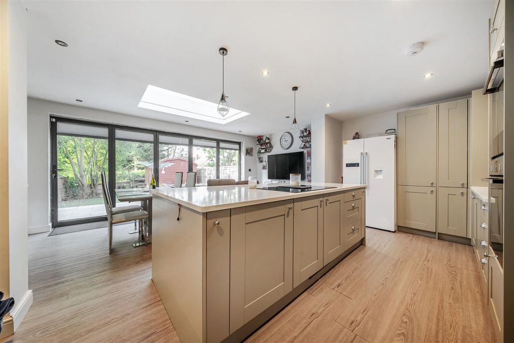 Property photo 2 of 17 1363970-15-68E61F22d113d.Jpg