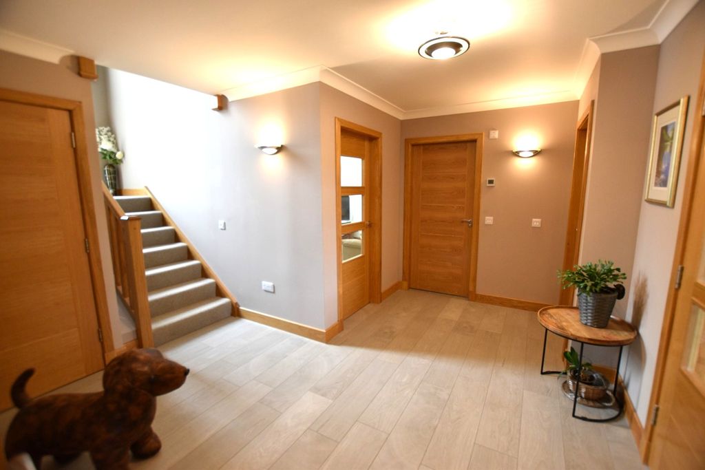 Property photo 2 of 43