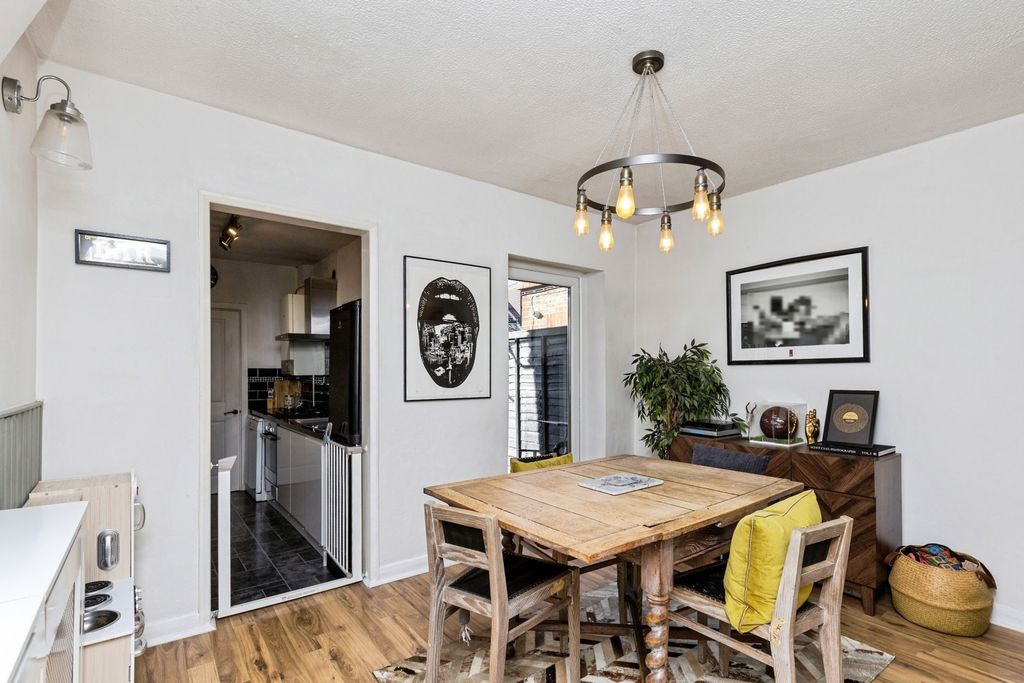 Property photo 3 of 22 Pbox-Img.Jpg