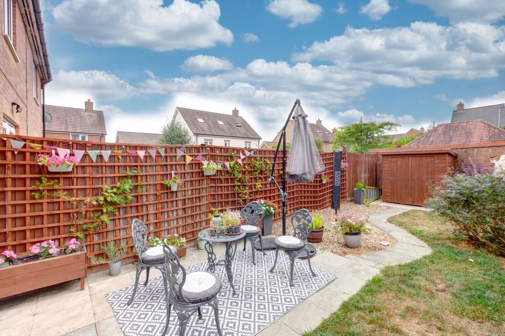 Property photo 1 of 27