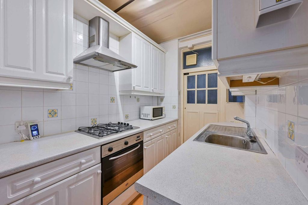 Property photo 3 of 6