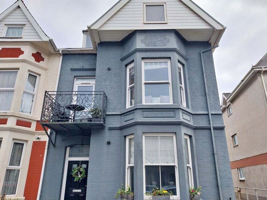 Property photo 1 of 12