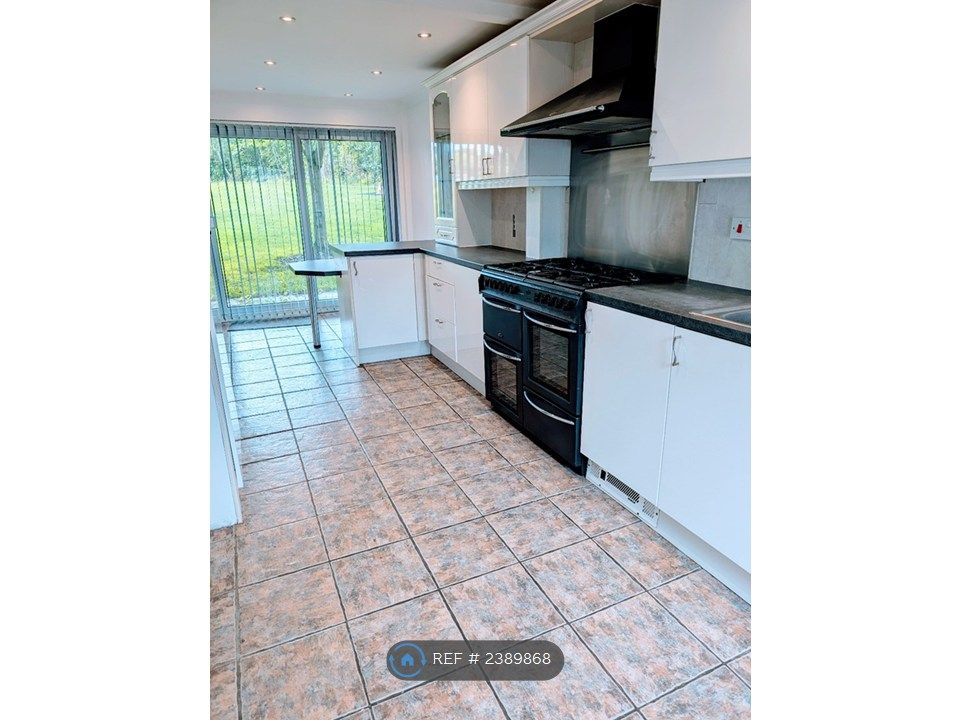 Property photo 1 of 11 Kitchen And Patio Doors