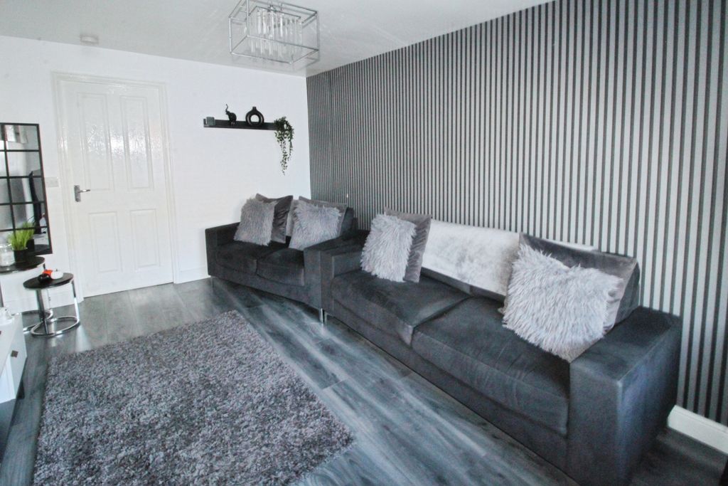 Property photo 2 of 15 Living Room