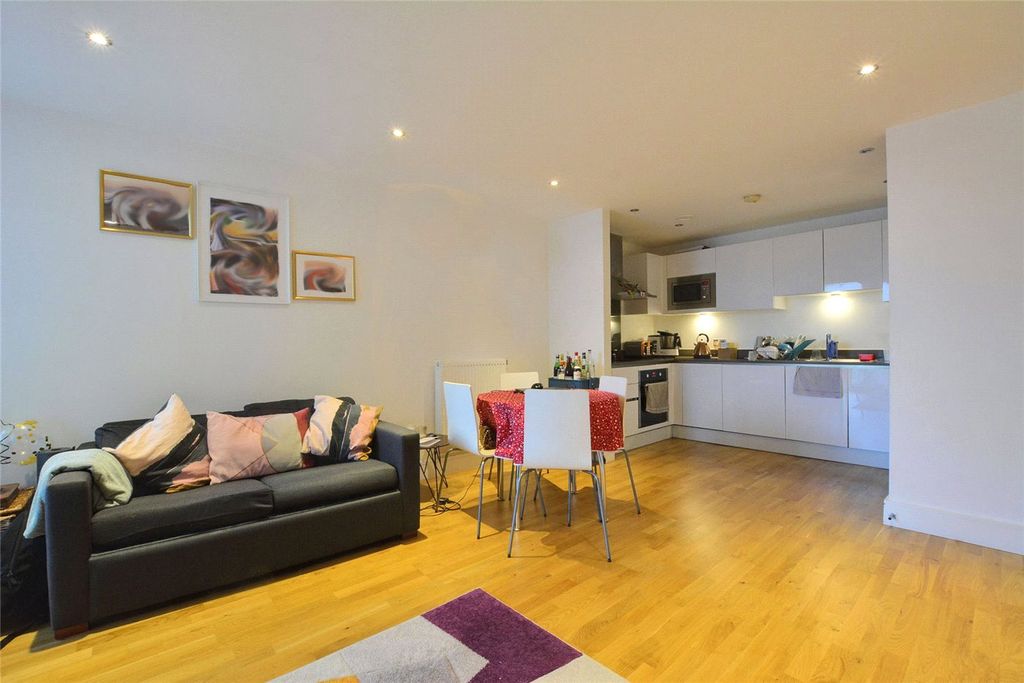 Property photo 1 of 12 Picture No. 04