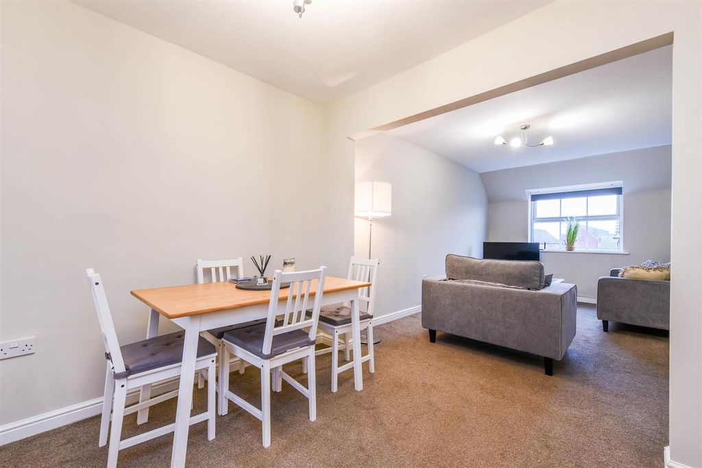 Property photo 3 of 14 Lounge/Diner