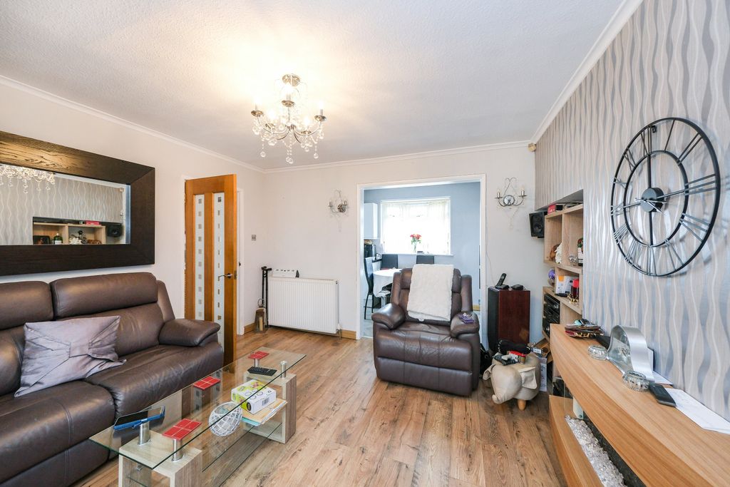 Property photo 2 of 20 Living Room