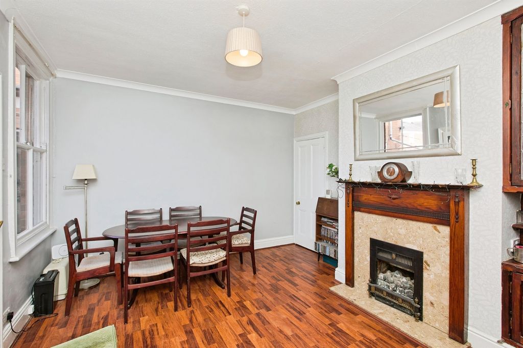 Property photo 3 of 25